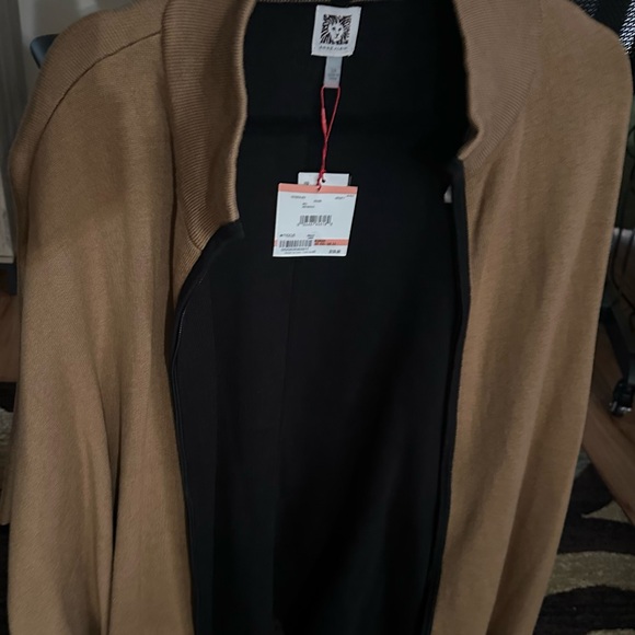 NWT Anne Klein Tan Cape/Poncho with Black Trim. - Picture 5 of 6